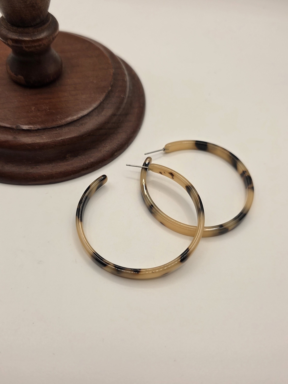 Tortoiseshell Style Cream/Brown Acrylic Round Hoop Earrings 2"